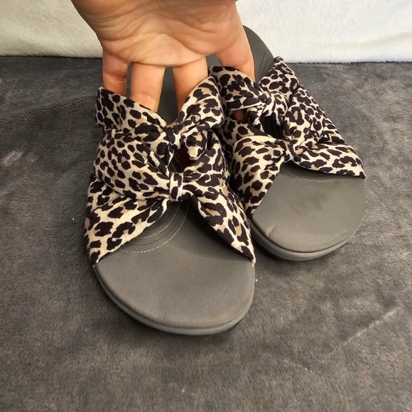 Clarks Leopard Print Sandals - Picture 5 of 8